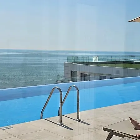 Gorgeous - Infinity Pool & Private Parking شقة Năvodari