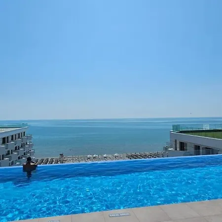 Gorgeous - Infinity Pool & Private Parking *