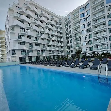 Gorgeous - Infinity Pool & Private Parking Apartamento *