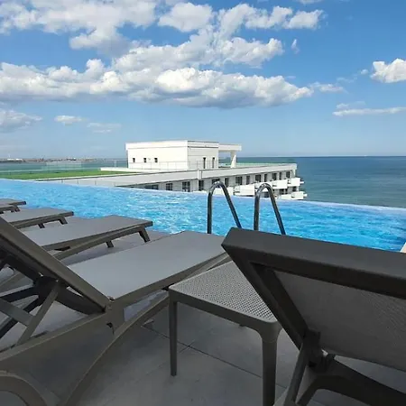 شقة Gorgeous - Infinity Pool & Private Parking *