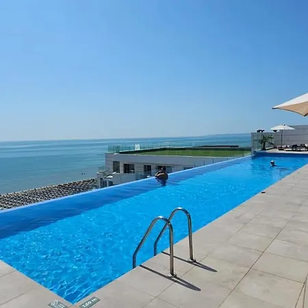 Apartamento Gorgeous - Infinity Pool & Private Parking Năvodari