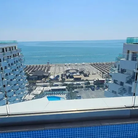Gorgeous - Infinity Pool & Private Parking