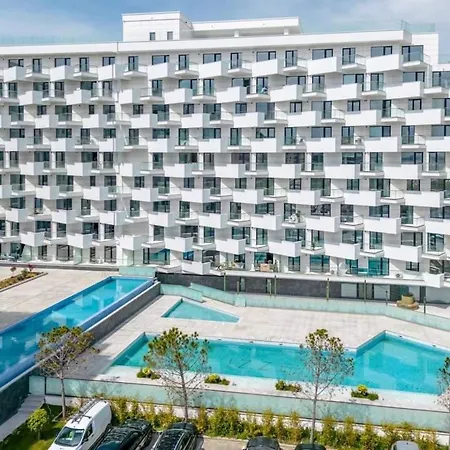 شقة Gorgeous - Infinity Pool & Private Parking Năvodari