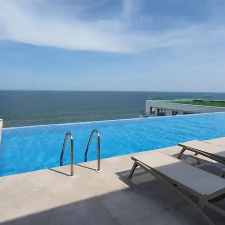 Gorgeous - Infinity Pool & Private Parking *