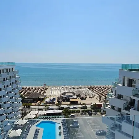Gorgeous - Infinity Pool & Private Parking * Năvodari