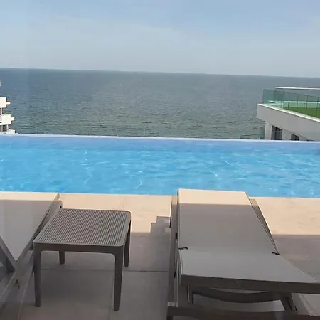 Gorgeous - Infinity Pool & Private Parking Năvodari